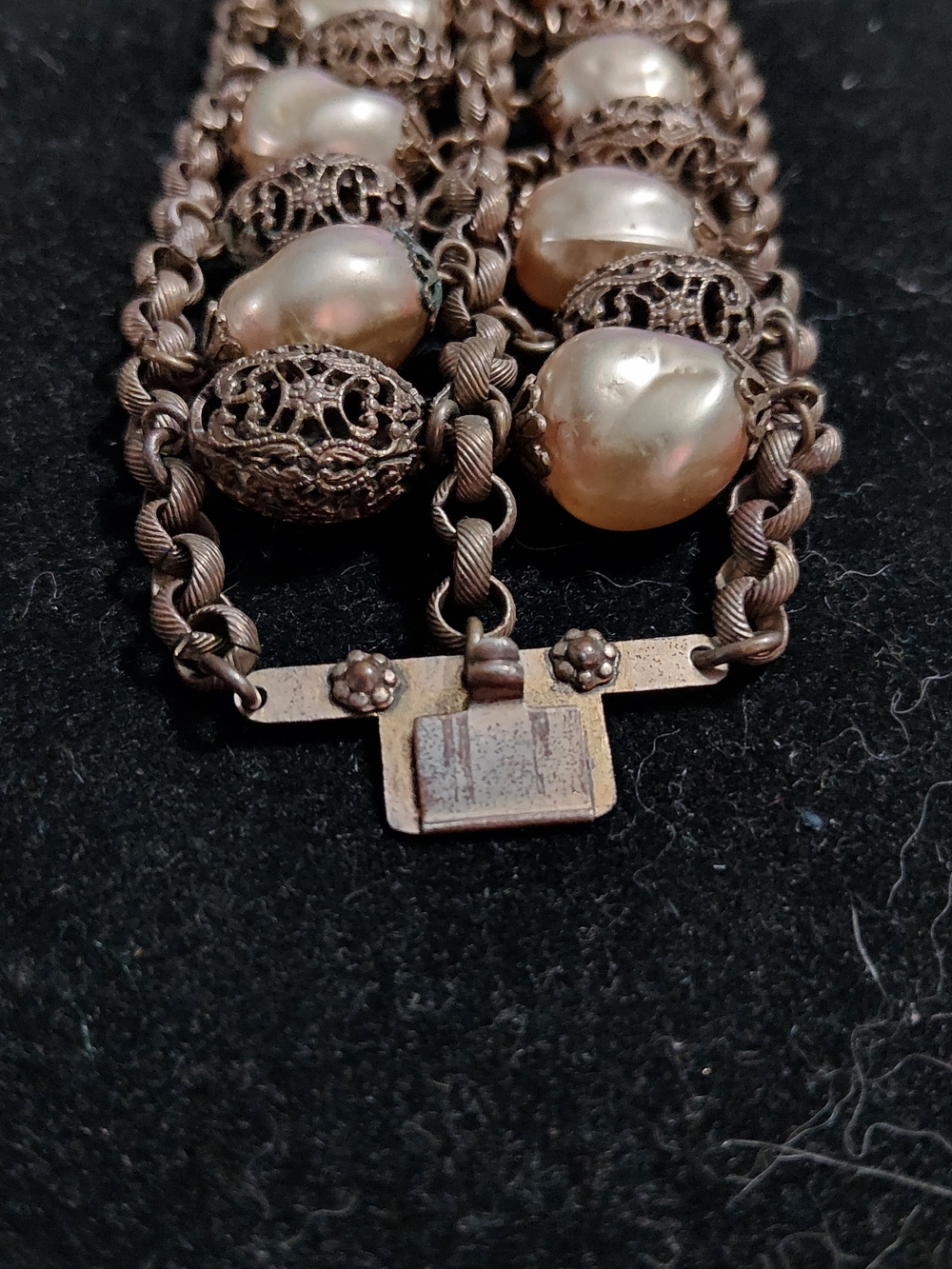 Miriam Haskell Gold-Tone Filigree and Cream Pearl Bracelet - Picture 5 of 6